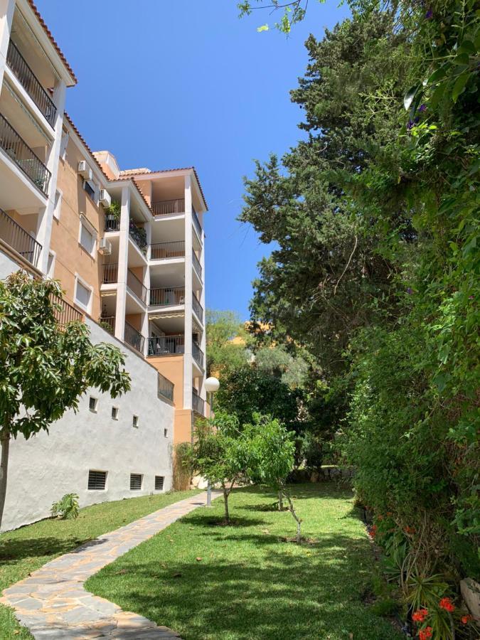 Апартаменты Tulipanes Benalmadena - Parking Privado Экстерьер фото